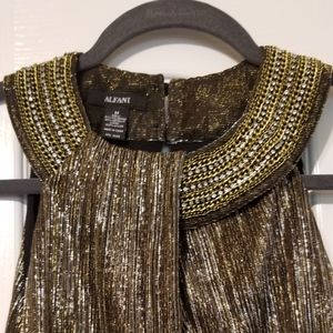 ALFANI METALIC THREAD TOP with gold chain and rhinestones on collar